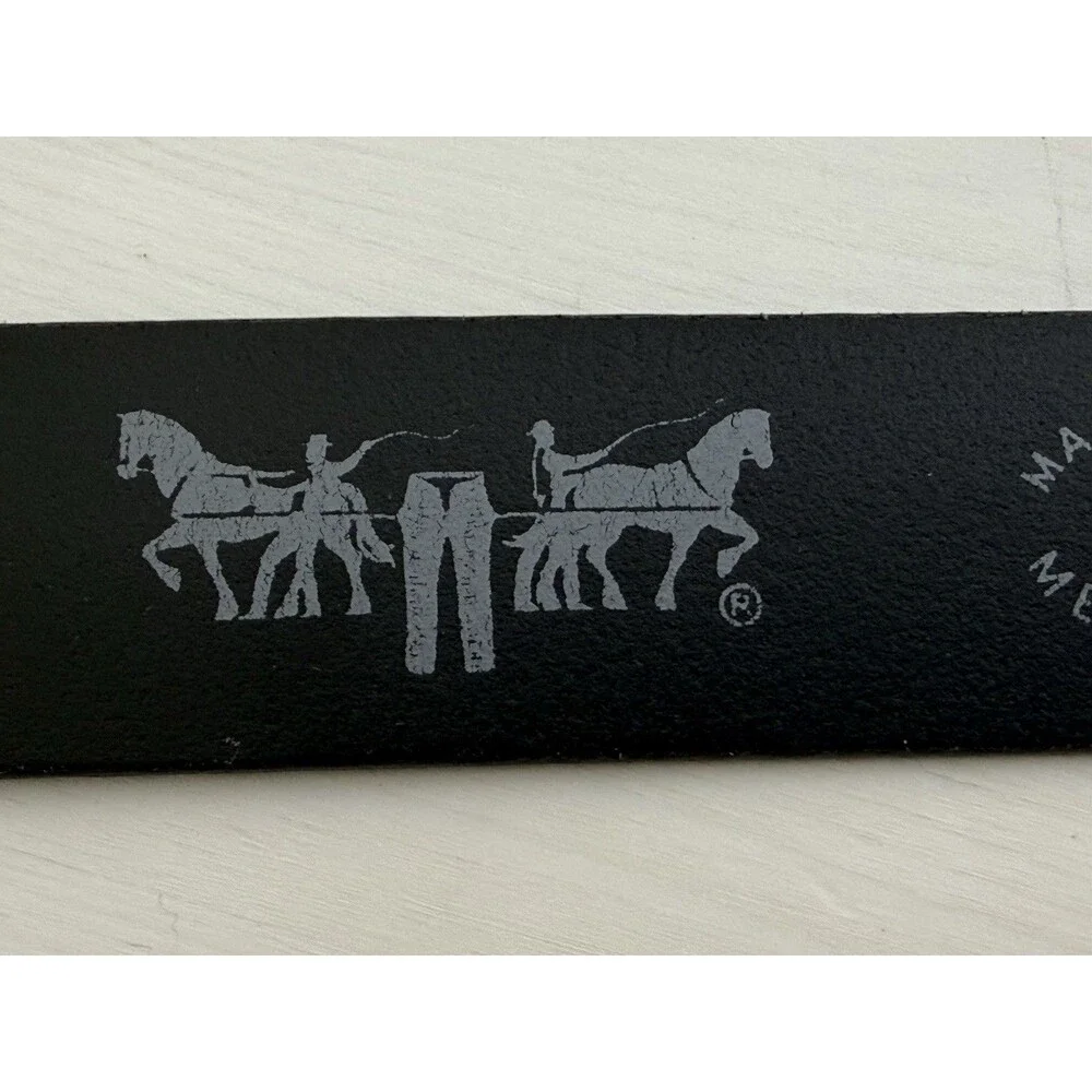 Levi’s Black Leather Belt Western Buckle Brass Horse Logo Size 38